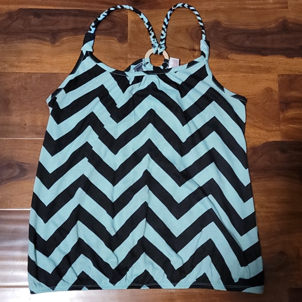 Chevron pattern tank top